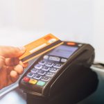 Pagamento na maquininha com cartão de crédito ou débito